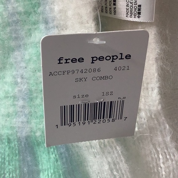 Free People NEW - blanket scarf - sky combo - super soft - fringe - ACCFP9742086 - Picture 3 of 6